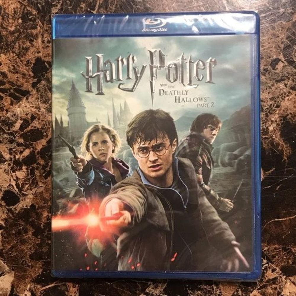Harry Potter and the Deathly Hallows Part 2 Blu-Ray + DVD - Picture 4 of 5